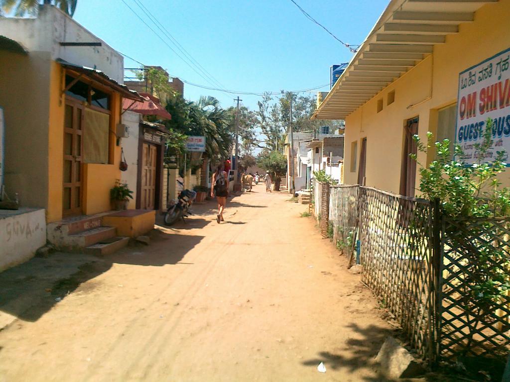 Om Shiva Guest House Hampi Exterior foto